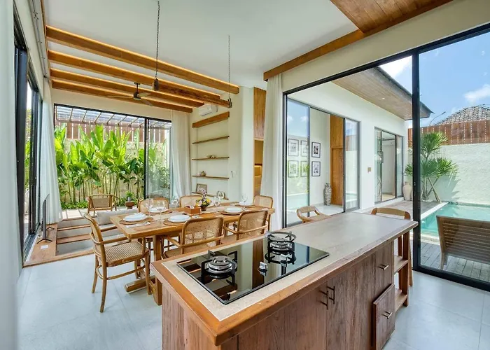 Tropical 3br 2 Private Pools In Villa Jimbaran