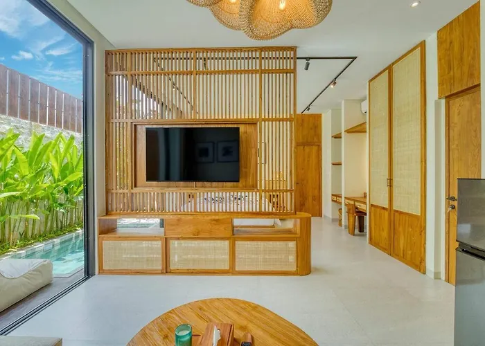 Tropical 3br 2 Private Pools In Villa *