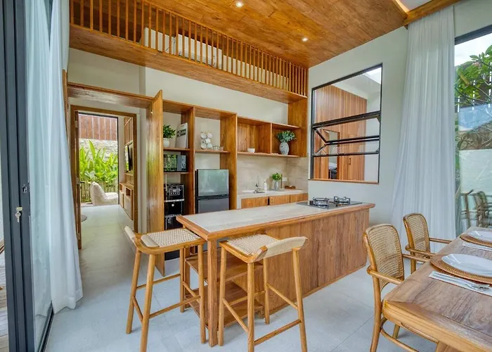 Villa Tropical 3br 2 Private Pools In Jimbaran